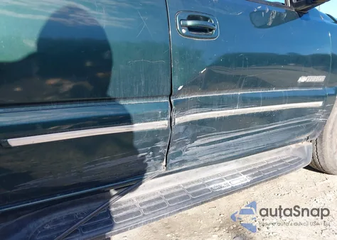 2003 Chevrolet Tahoe Lt из США, поврежденный, VIN 1GNEC13ZX3J126658